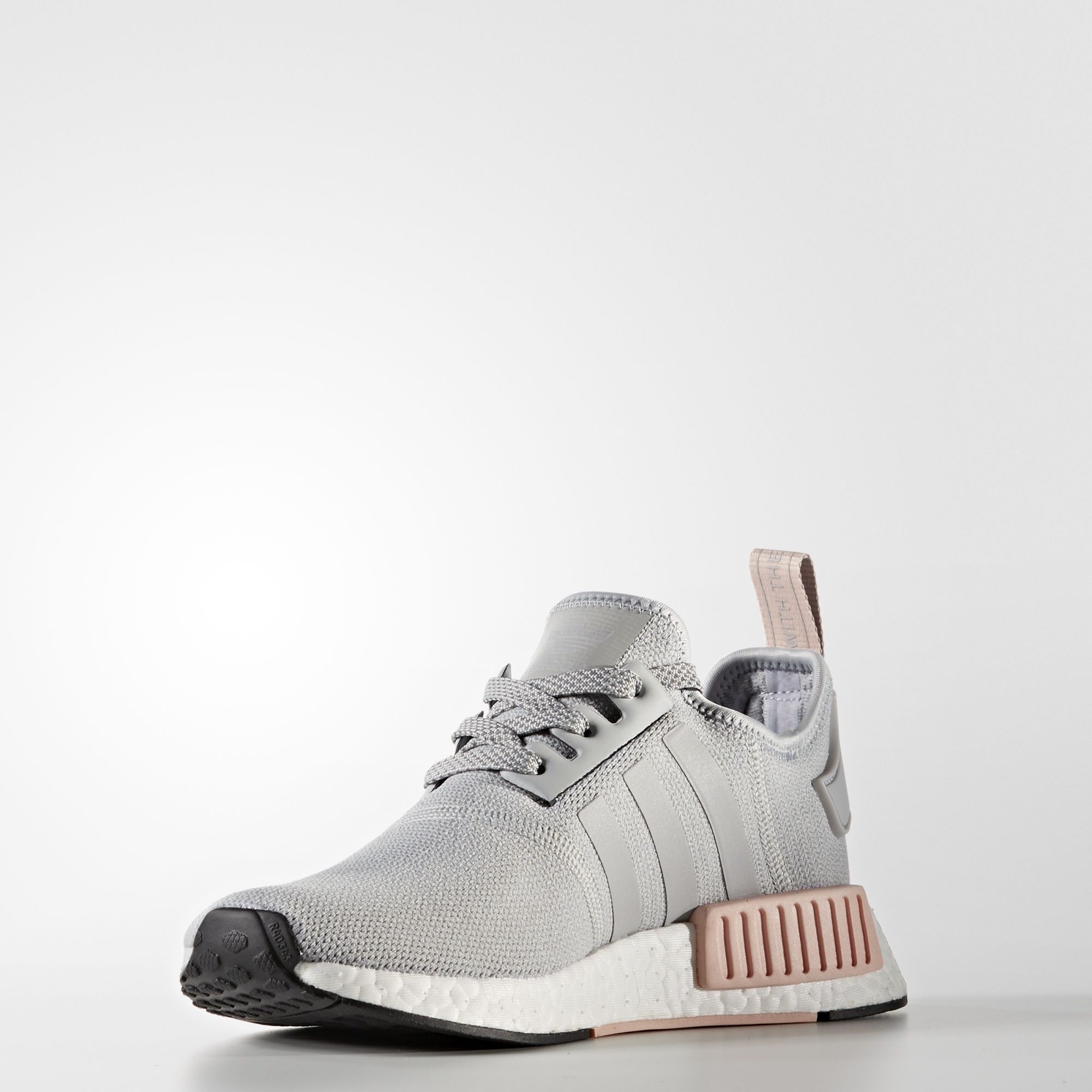 adidas-wmns-nmd_r1-clear-onix-vapour-pink-3