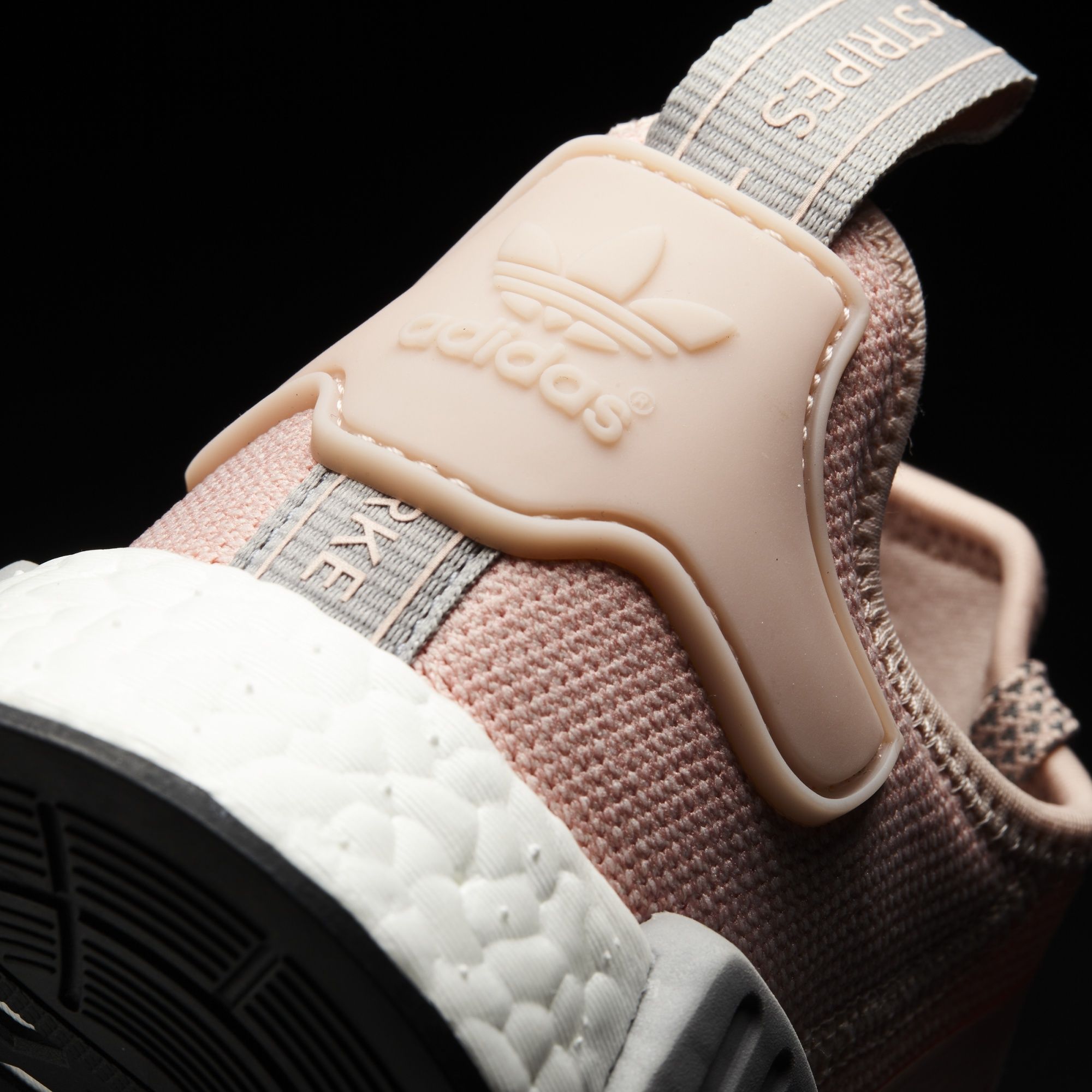 adidas-wmns-nmd_r1-vapour-pink-6