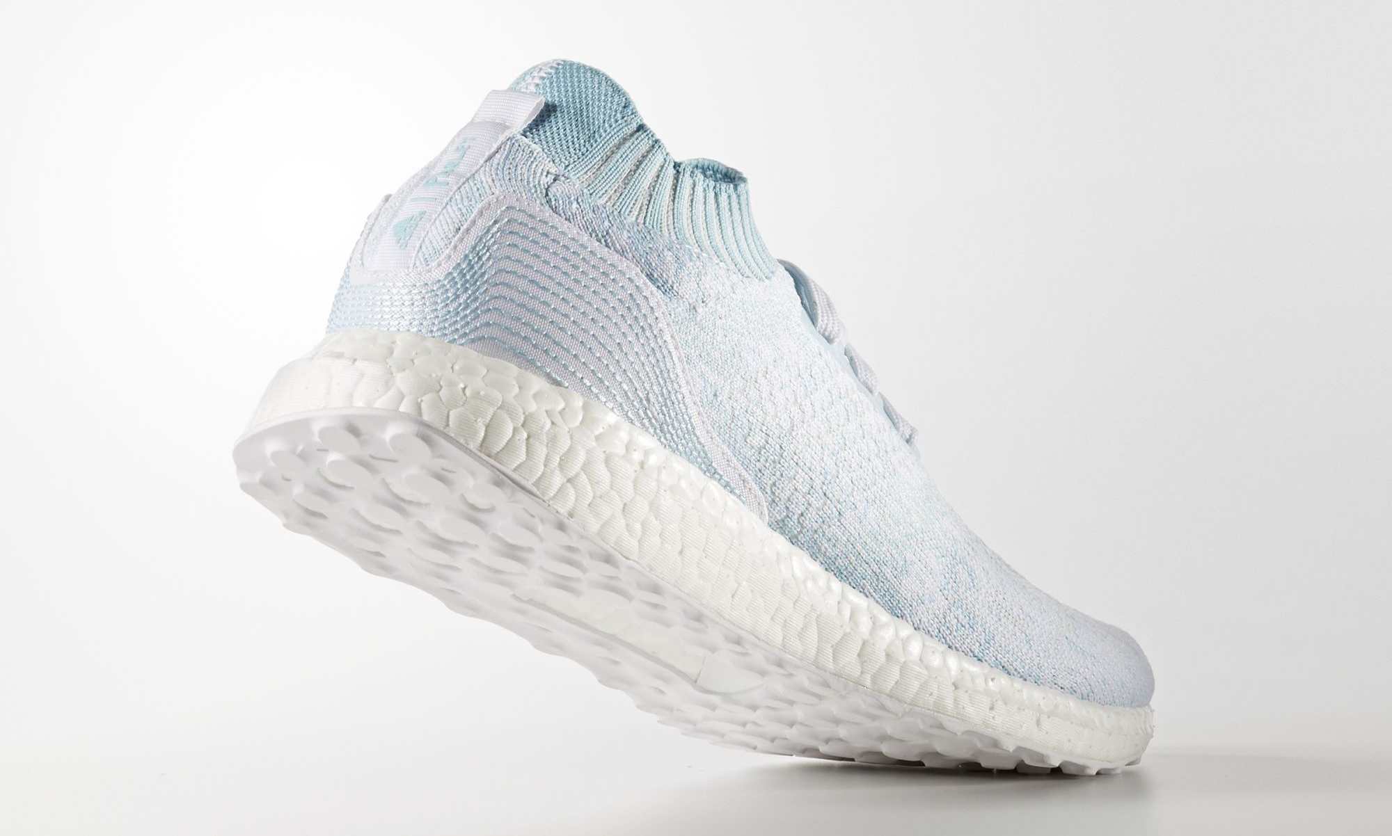 adidas-ultra-boost-uncaged-parley-icey-blue-1