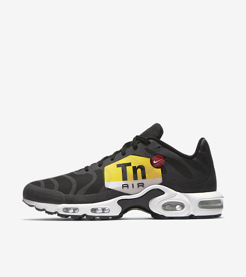 07-nike-air-max-plus-big-logo-black-white-aj0877-001