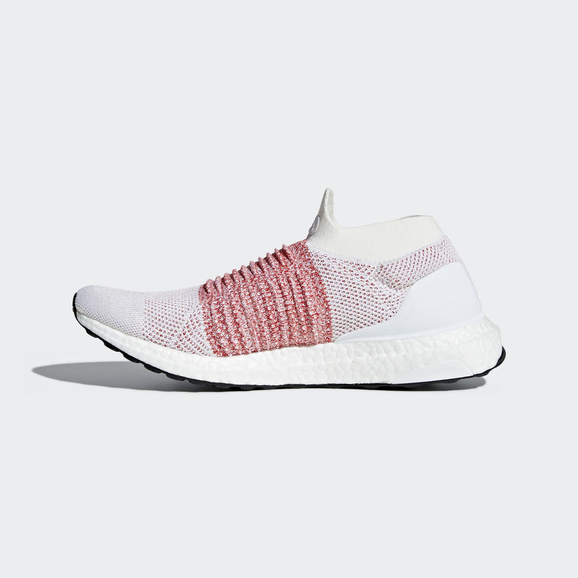 04-adidas-ultra-boost-laceless-white-trace-scarlet-bb6136