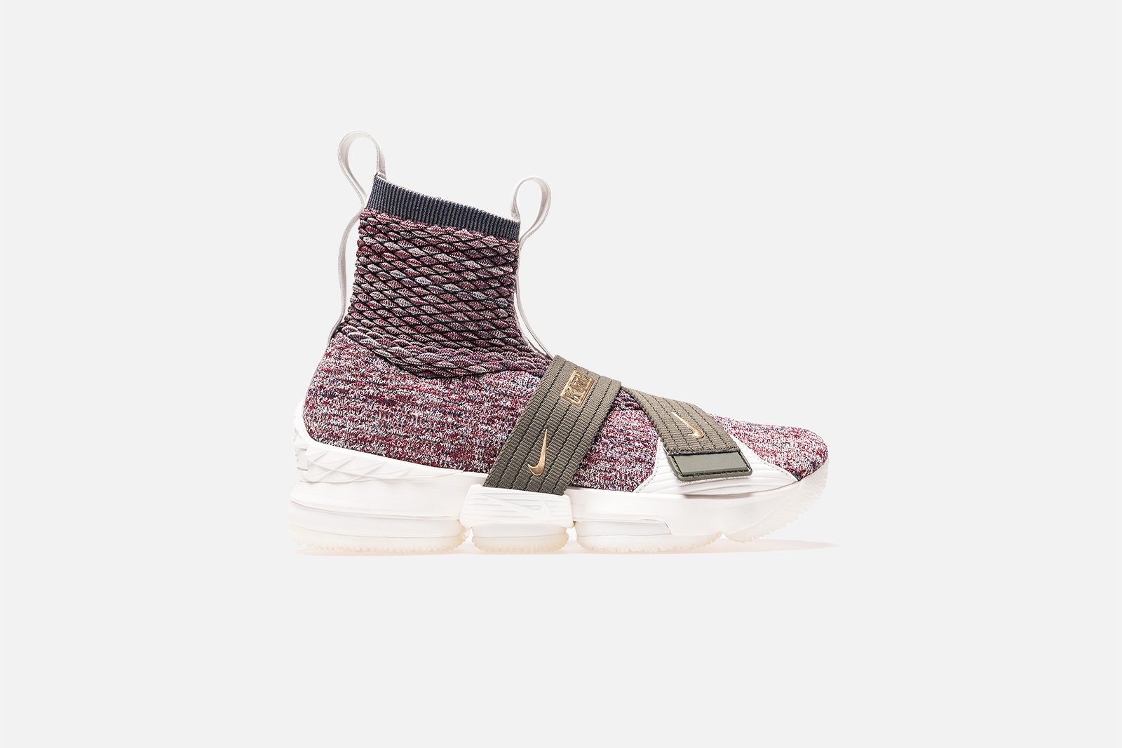 04-nike-lebron-15-lifestyle-x-kith-stained-glass-ao1068-900