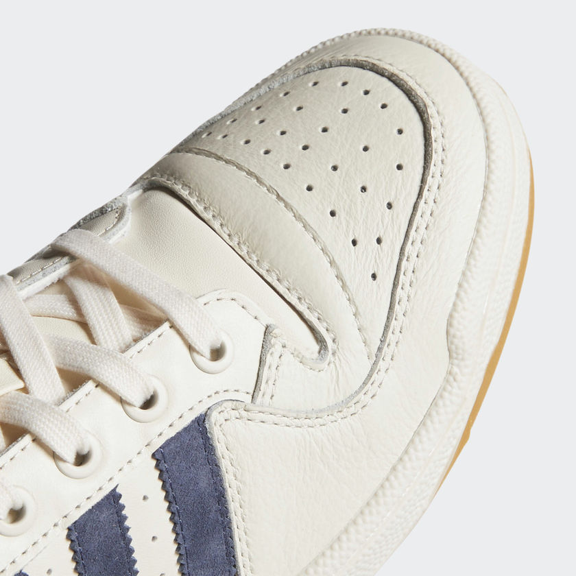 09-adidas-forum-low-chalk-white-trace-blue-cq0996