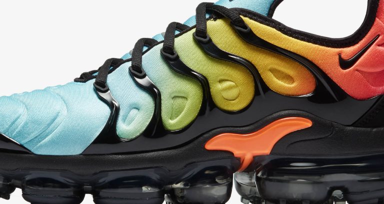 womens vapormax plus pastel