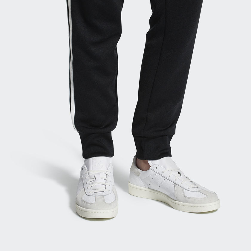 10-adidas-bw-avenue-white-cq3152-on-foot
