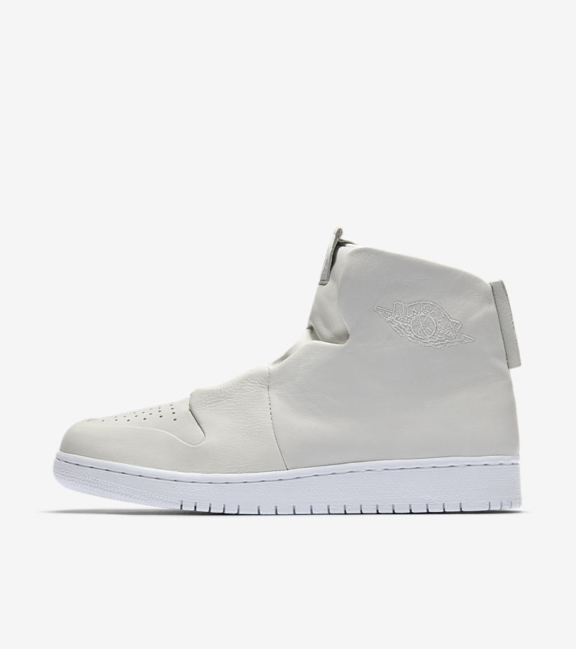 03-air-jordan-1-womens-sage-xx-reimagined-ao1526-100