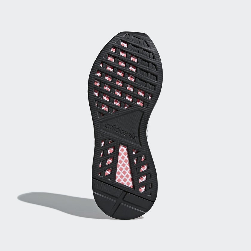 07-adidas-womens-deerupt-runner-black-chalk-pink-cq2909