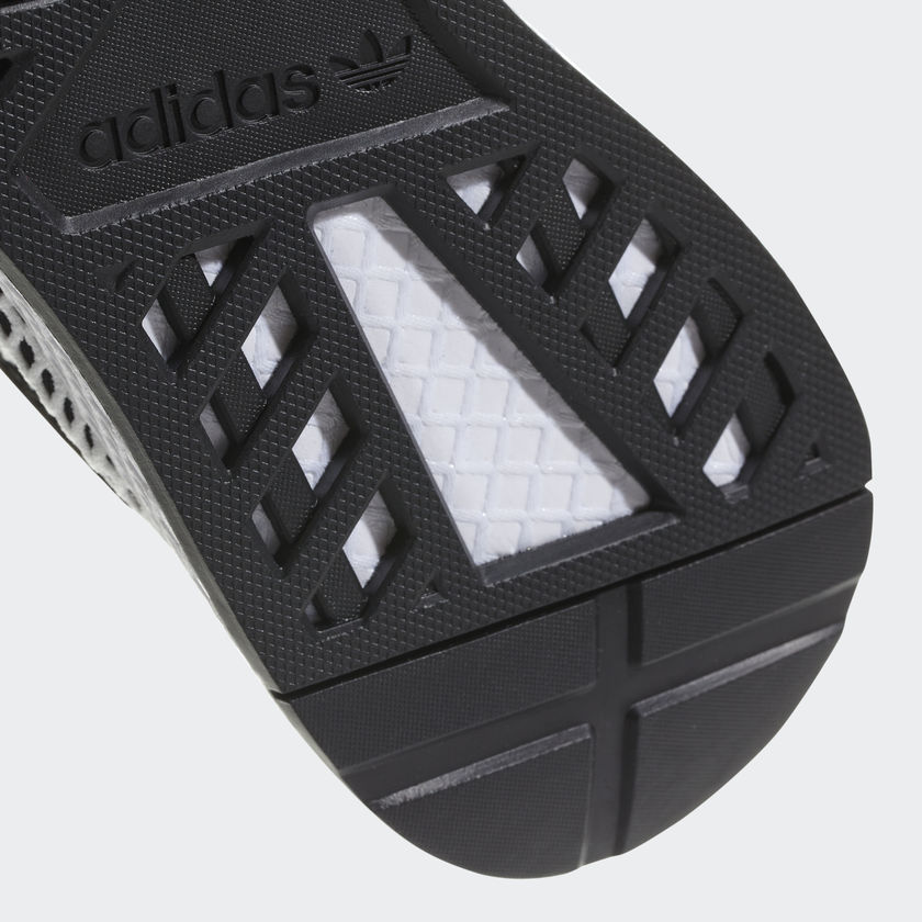 10-adidas-deerupt-runner-black-white-cq2626