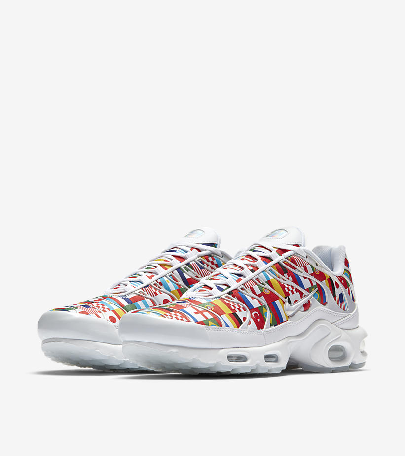 air max plus with flags