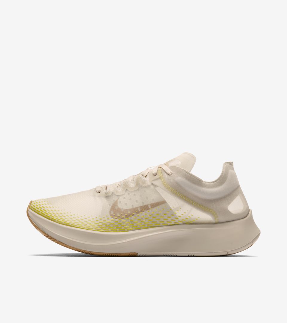 01-nike-zoom-fly-sp-fast-orewood-brown-at5242-174